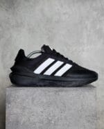 ⁦Adidas Avryn Shoes Black⁩ - الصورة ⁦3⁩